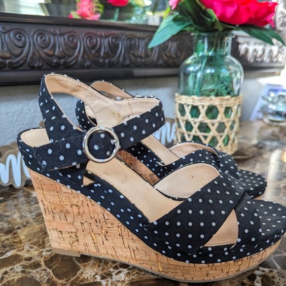 Polka dots platform wedge sandals - Picture 1 of 4